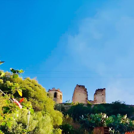 Appartamento Fra Mare E Collina Nella Quiete Del Borgo Messina Esterno foto