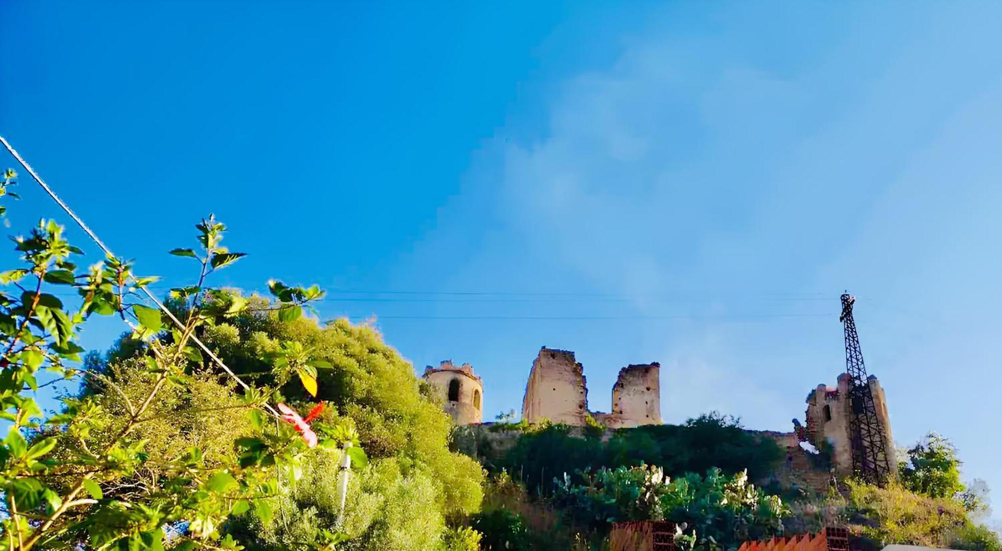 Appartamento Fra Mare E Collina Nella Quiete Del Borgo Messina Esterno foto