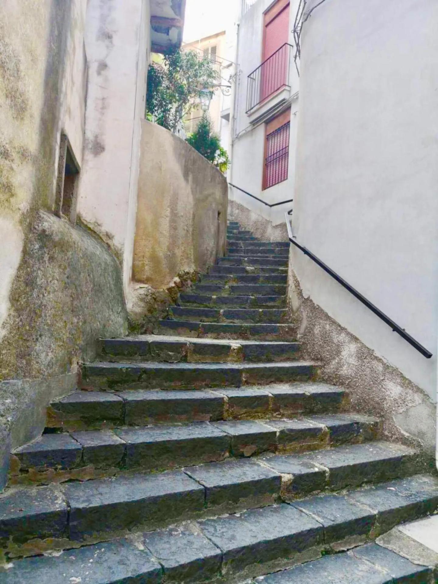 Appartamento Fra Mare E Collina Nella Quiete Del Borgo Messina Esterno foto